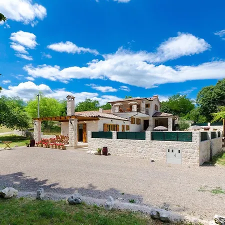 Villa Histra *
